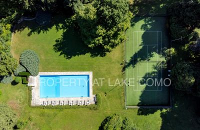 Historická vila na prodej Griante, Lombardia:  Shared Pool and Tennis cours