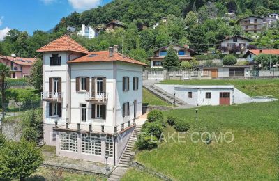 Historická vila na prodej Dizzasco, Lombardia, Boční pohled