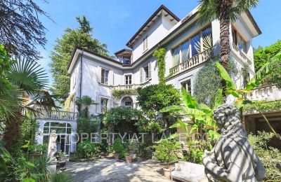 Historická vila na prodej Dizzasco, Lombardia, Pohled zvenku