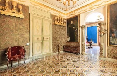 Historická vila na prodej Dizzasco, Lombardia, Vstupní hala