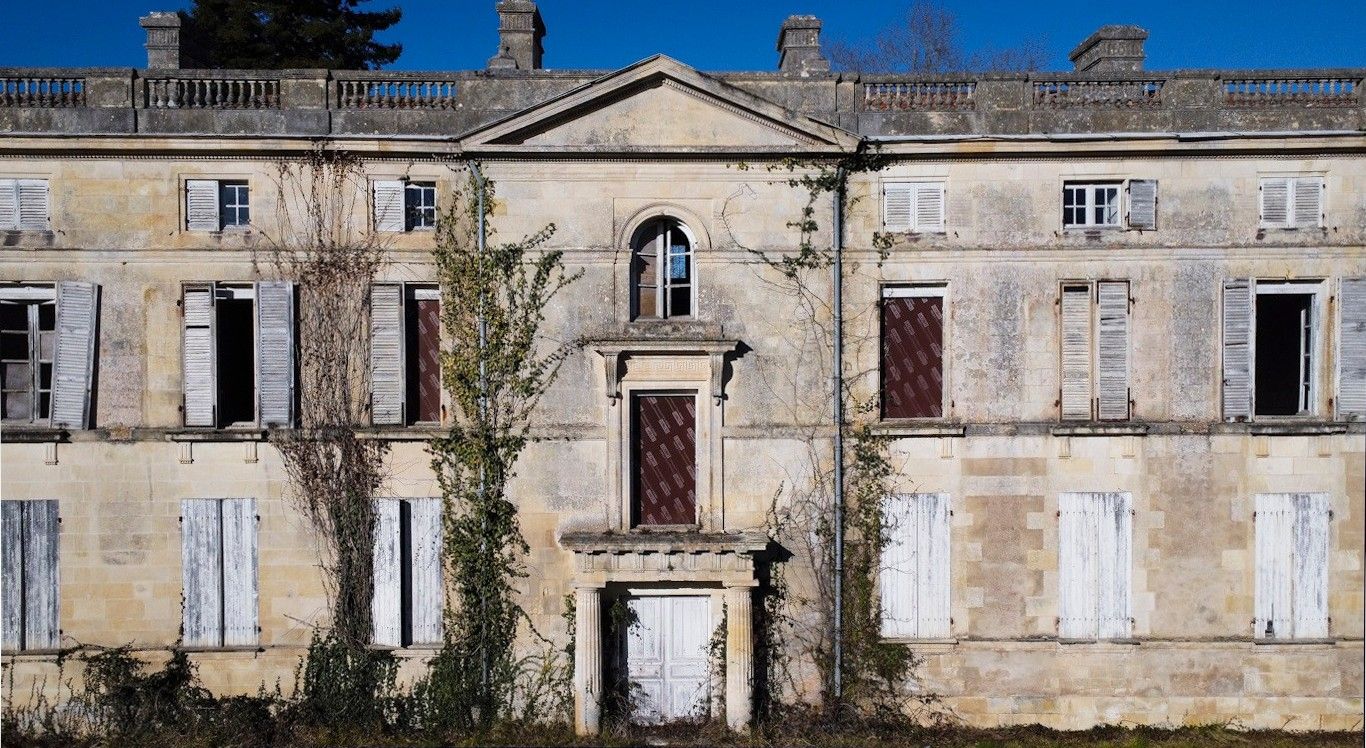 Obrázky Bývalé opatství s hradem na jihu Francie