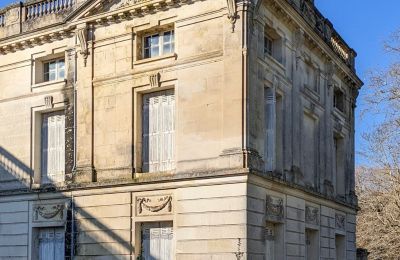 Zámek/Palác na prodej Saintes, Nouvelle-Aquitaine:  