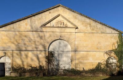 Zámek/Palác na prodej Saintes, Nouvelle-Aquitaine:  Přístavba