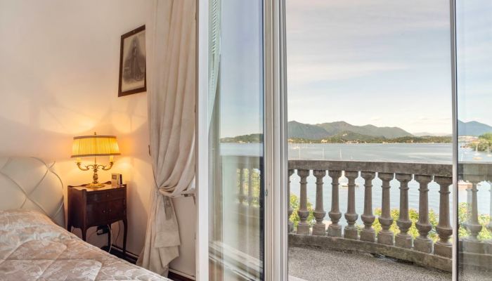 Apartmán v historické budově na prodej 28040 Lesa, Piemonte,  Itálie