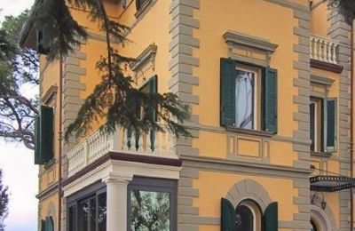 Historická vila na prodej Terricciola, Toscana, Boční pohled