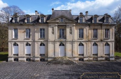 Zámek na prodej Chantilly, Hauts-de-France, Pohled zepředu