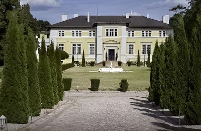 Zámek na prodej Olsztyn, Varmijsko-mazurské vojvodství, Pohled zepředu