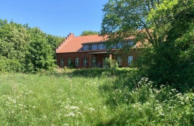 Zámeček na prodej 17309 Fahrenwalde,  Friedrichhof 7-8, Meklenbursko-Přední Pomořansko, Pozemek