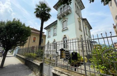 Reprezentativní byt v historické budově na prodej Luino, Lombardia, Foto 3/19