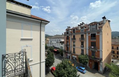 Reprezentativní byt v historické budově na prodej Luino, Lombardia, Výhled