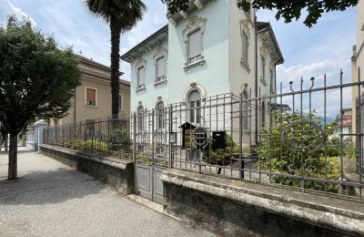 Apartmán v historické budově Luino, Lombardia