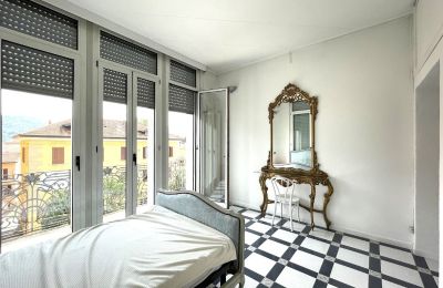 Reprezentativní byt v historické budově na prodej Luino, Lombardia, Věž