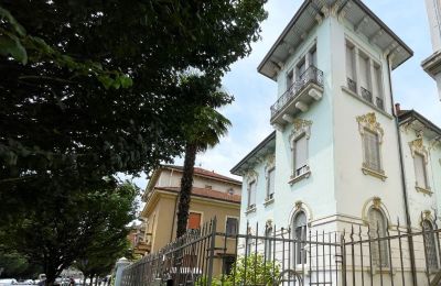 Reprezentativní byt v historické budově na prodej Luino, Lombardia, Foto 2/19