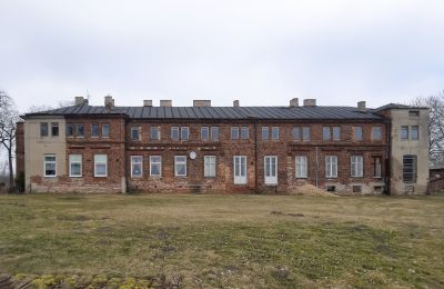 Zámeček na prodej Orłów-Parcel, Lodžské vojvodství, Pohled zezadu