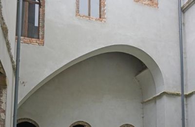 Hrad na prodej Zagórzany, Malopolské vojvodství, Nádvoří