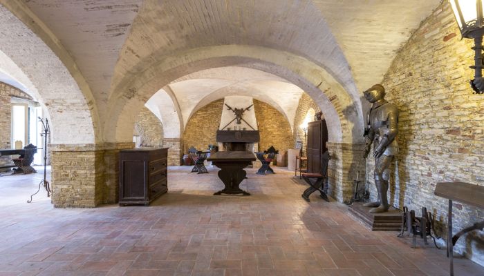 Městský palác na prodej Filottrano, Marche