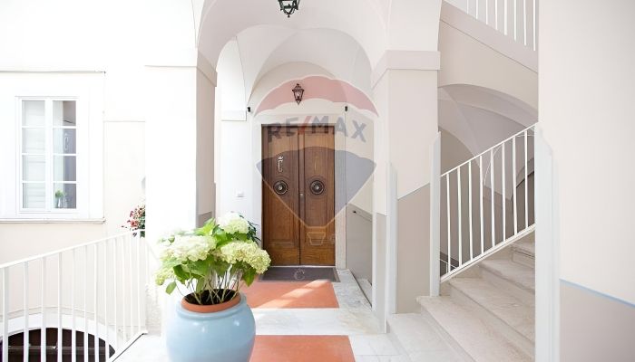 Městský palác na prodej Campobasso, Molise,  Itálie
