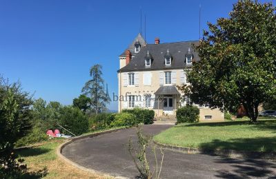 Zámeček na prodej Pau, Nouvelle-Aquitaine, Pohled zvenku