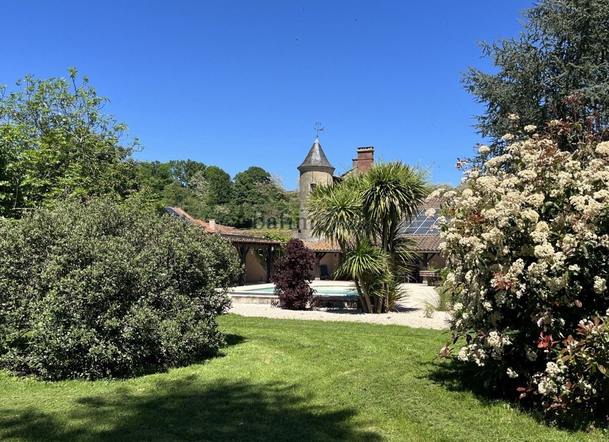 Obrázky Udržovaný francouzský zámeček u Tarbes, Hautes-Pyrénées