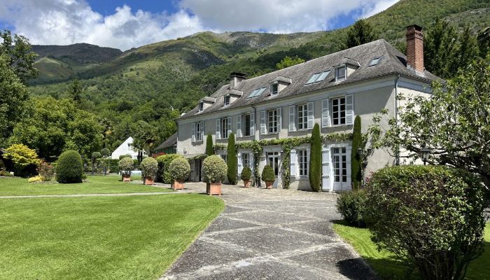 Zámeček na prodej Lourdes, Occitanie,  Francie