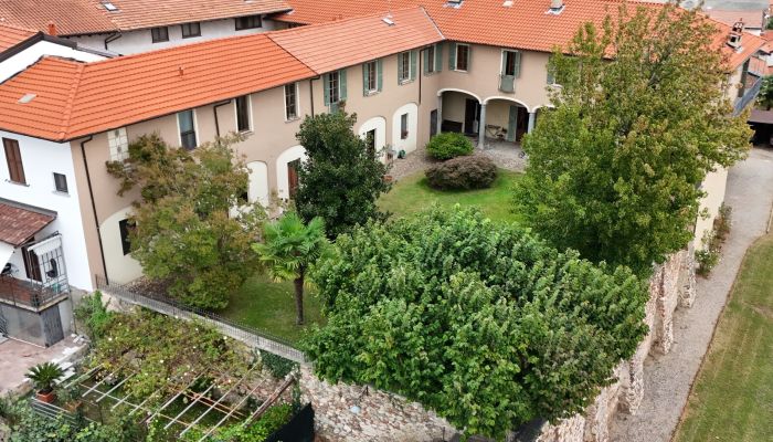 Zámeček na prodej Pombia, Piemonte,  Itálie
