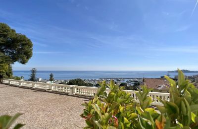 Reprezentativní byt v historické budově na prodej Beaulieu-sur-Mer, Provence-Alpes-Côte d'Azur, Výhled