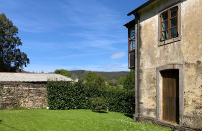 Venkovský dům na prodej Moeche, Sta Cruz de Moeche, Galicia, Patio delantero