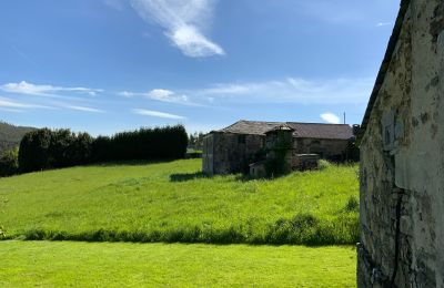 Venkovský dům na prodej Moeche, Sta Cruz de Moeche, Galicia, Umístění nemovitosti