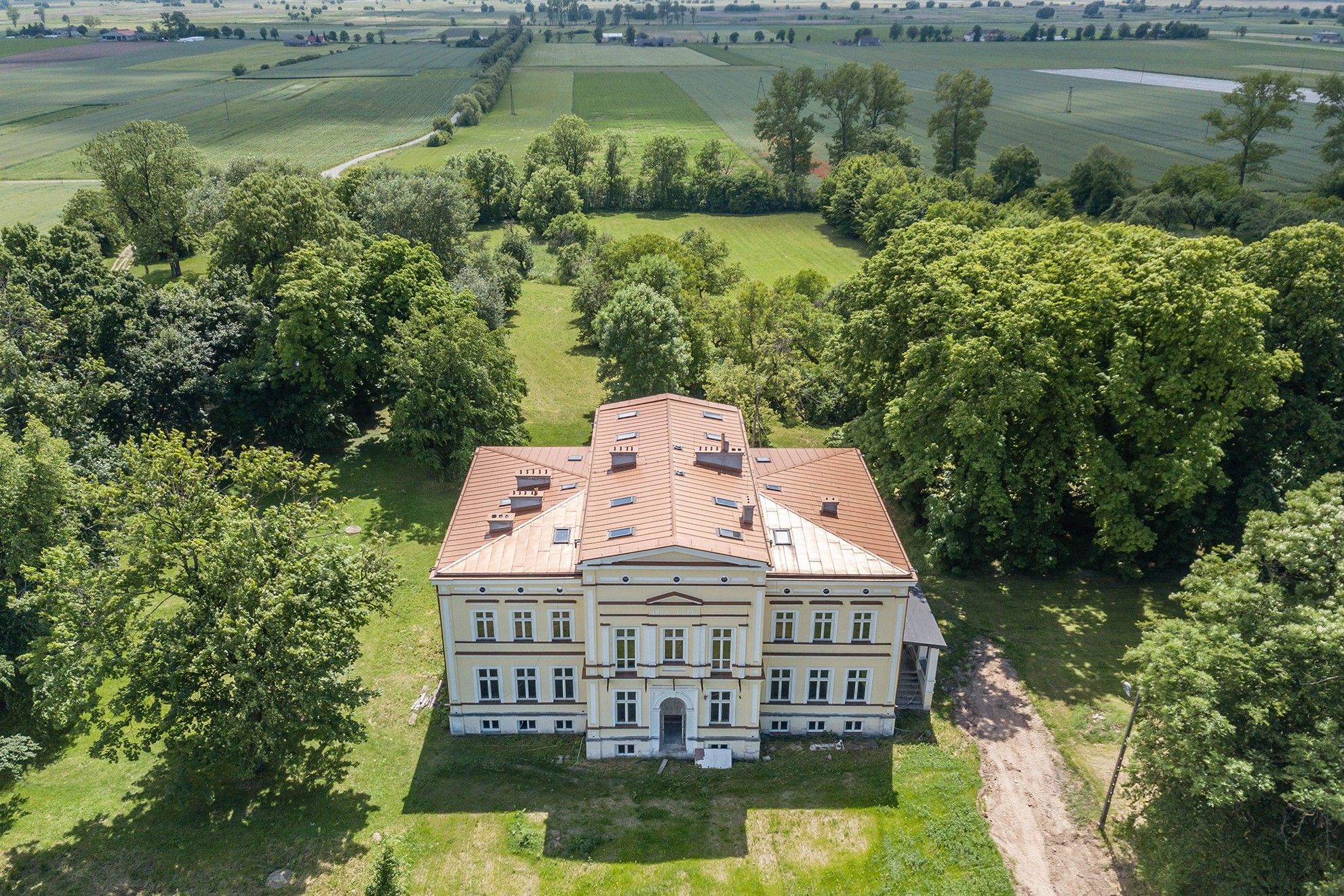 Obrázky Zámecký a parkový komplex v Karševě, Velkopolsko
