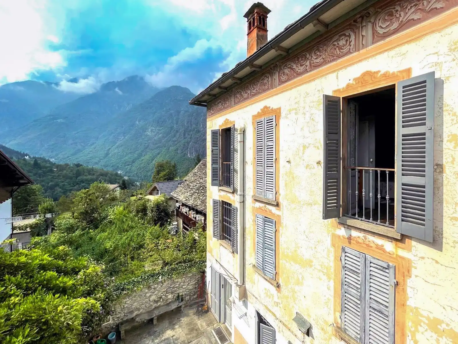 Obrázky Historický objekt na úpatí hory Monte Rosa v údolí Anzasca