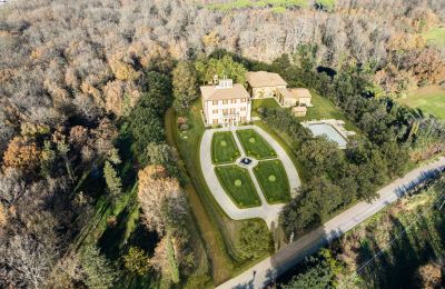 Historická vila na prodej Pontedera, Toscana, Pozemek