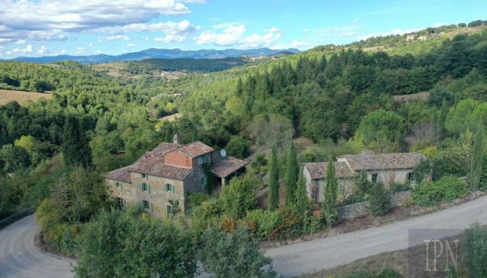 Venkovský dům na prodej 06010 Monte Santa Maria Tiberina, Umbria,  Itálie