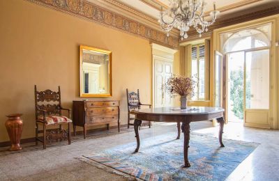Historická vila na prodej Lazise, Benátsko, Vstupní hala