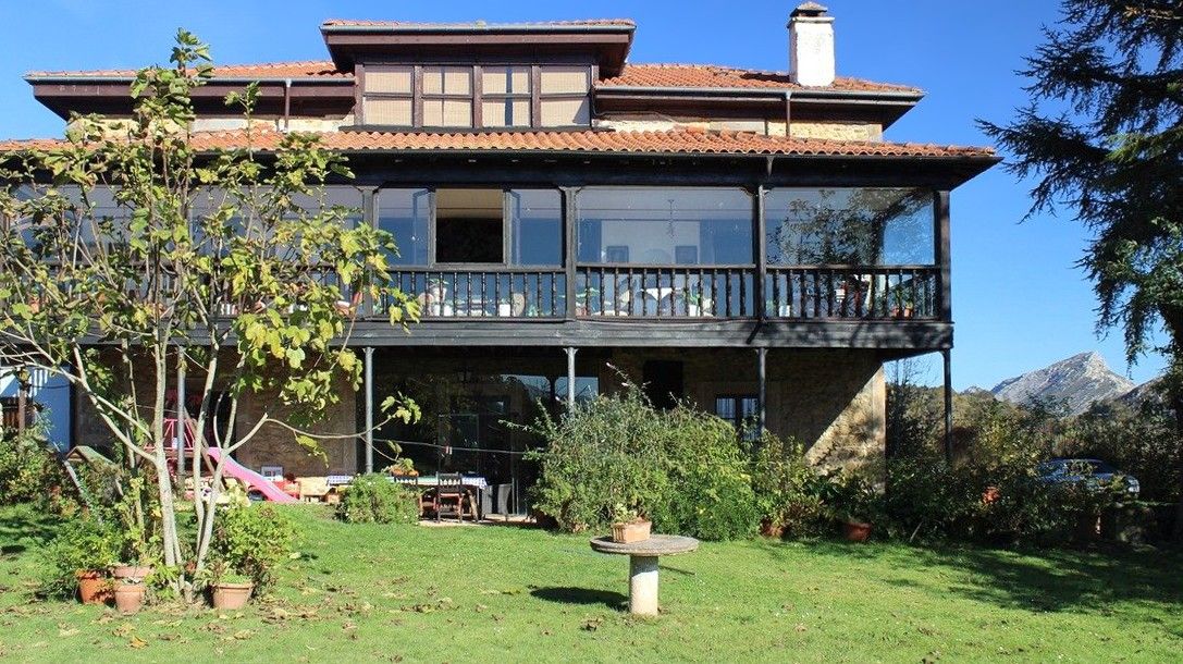 Obrázky Galicijský zámeček s horským panoramatem