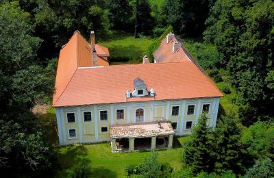 Historické nemovitosti, Barokní zámek v západních Čechách