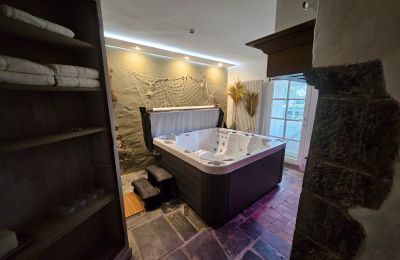 Zámek na prodej Astenet, Nierstraße 5, Wallonie, 6 Personen Whirlpool 