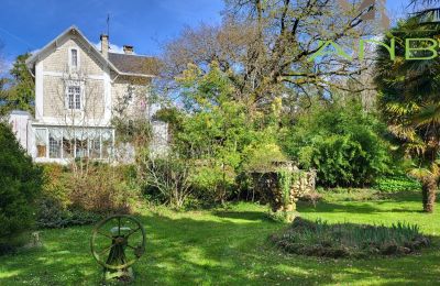 Historická vila na prodej Bussac-sur-Charente, Nouvelle-Aquitaine, Pohled zezadu