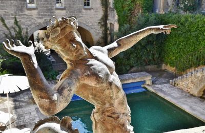 Zámek na prodej Uzès, Occitanie, Podrobnosti