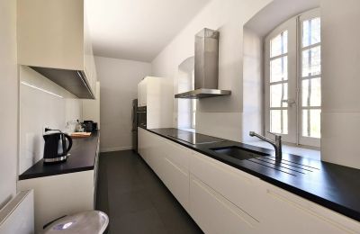 Zámek na prodej Uzès, Occitanie, Kuchynĕ