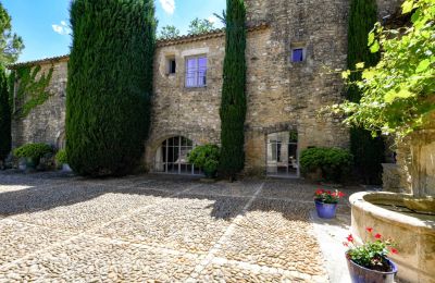 Zámeček na prodej Uzès, Occitanie, Nádvoří