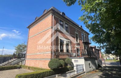 Historická vila na prodej Radomsko, Kolejowa  2, Lodžské vojvodství, Pohled zezadu