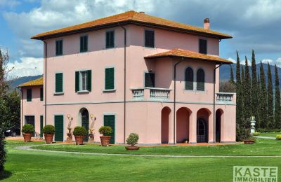 Nemovitosti, Vila z konce 18. století v Pardossi, provincie Pisa