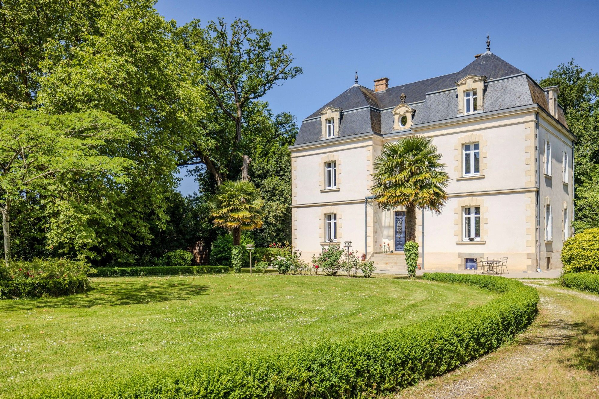 Obrázky Pays de la Loire: zámeček na západě Francie, 30 minut na pláž