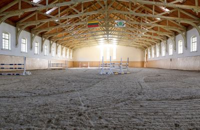 Historická nemovitost na prodej Žagariškiai, Šiaulių apskritis, Jezdecká hala