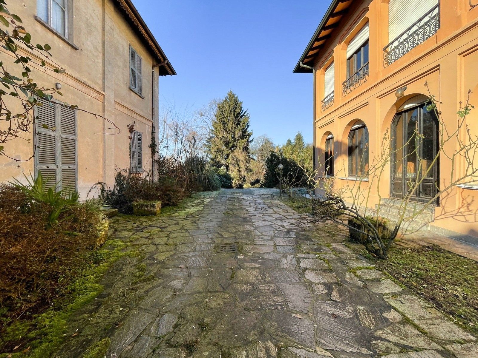 Obrázky Vila u jezera Maggiore z 18. století s velkým parkem