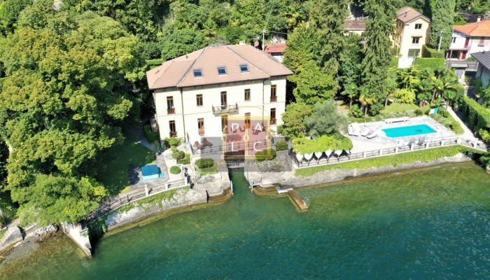 Vila na břehu jezera v blízkosti Grand Hotelu Villa d'Este