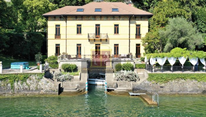 Historická vila na prodej Moltrasio, Lombardia,  Itálie