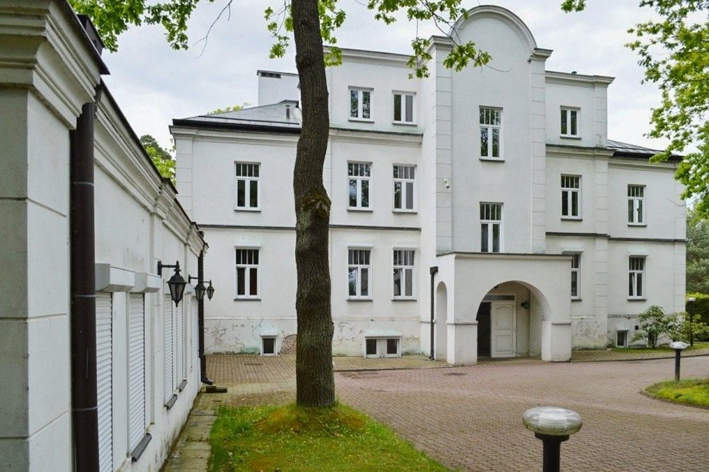 Obrázky Předválečná vila v módním Konstancinu u Varšavy