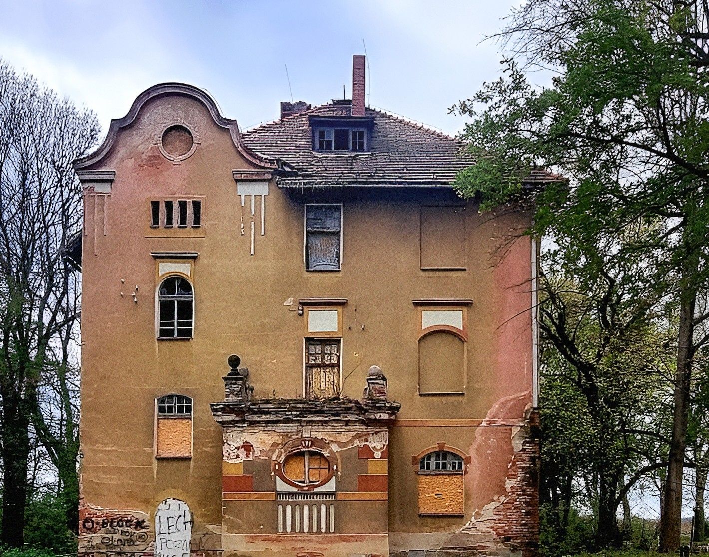 Obrázky Pozemek s malým parkem v Udanině, okres Środa – přibližně 40 km od Vratislavi