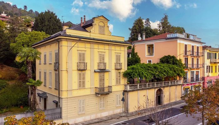 Villa De Fichard med boutique-hotell ved Jezero Maggiore i Belgirate